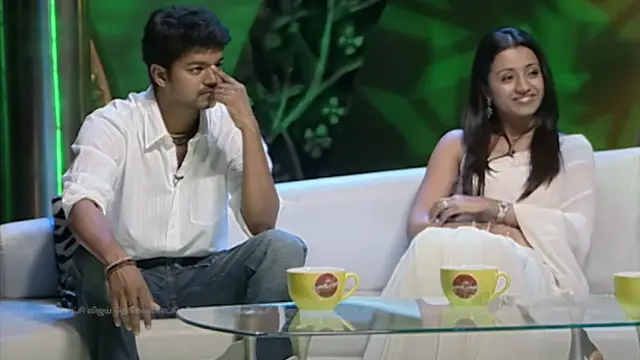 அவ எல்லாத்துக்கு திட்டிகிட்டே தான் இருப்பா - திரிஷா முன் பேசிய பேசிய விஜய். வைரலாகும் பழைய வீடியோ.