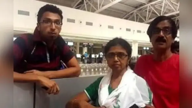 மருத்துவமனையில் மனோபாலாவின் கடைசி நிமிடங்கள் - பாட்டு பாடி தந்தைக்கு தைரியம் கொடுத்த மகன். கலங்க வைக்கும் வீடியோ.