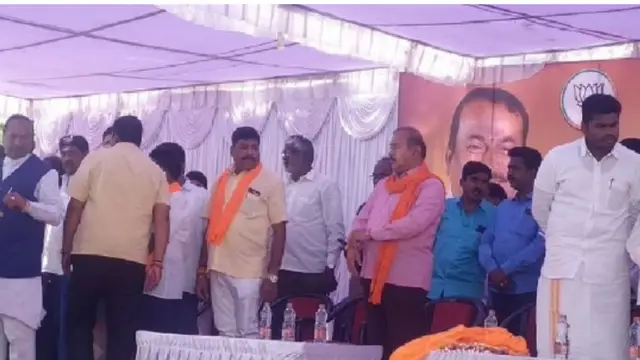 கன்னடத்துக்குள் தமிழும் இருக்குனு மறந்துடாதீங்க - கர்நாடகாவில் தமிழ்த்தாய் பாடல் அவமதிப்பிற்கு வைரமுத்து கணடனம்.