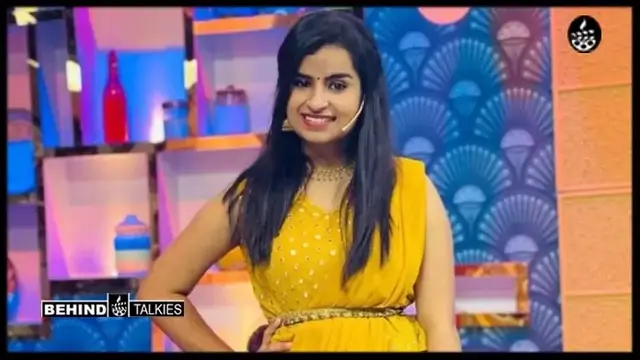 தன் அப்பா, அம்மாவுடன் சேர்ந்து புது கார் வாங்கிய ஷிவாங்கி - காரின் விலை எவ்வளவு தெரியுமா?