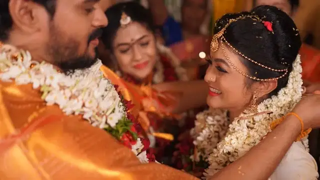 உடன் நடித்த நடிகரையே இரண்டாம் திருமணம் முடித்த சன் டிவி சீரியல் நடிகை - இதோ புகைப்படங்கள்.