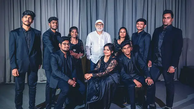 தன்னை வளர்த்த சமூகத்துக்குக் கைம்மாறு செய்பவன்தான் பொறுப்புள்ள மனிதன் - ஏ ஆர் ரஹ்மானை பாராட்டிய ஜேம்ஸ் வசந்தன்.