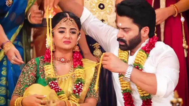 ஈரமான ரோஜாவே 2 சீரியல் புகழ் சித்தார்த் திருமணத்தில் கலந்துகொண்ட கேப்ரியல்லா - எப்படி இருந்துள்ளார் பாருங்க.
