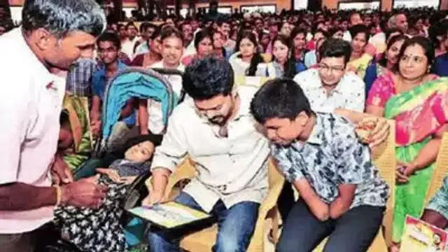 மாணவர்களுக்கு உதவித் தொகை எல்லாம் கொடுக்கும் விஜய்யின் 10ஆம் வகுப்பு மதிப்பெண் எவ்வளவு தெரியுமா?