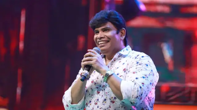 என் முதுகில் குத்தி குத்தி காயம் ஏற்பட்டு இருக்கு - மேடையில் கண் கலங்கி அழுத நடிகர் ஆனந்த் ராஜ்