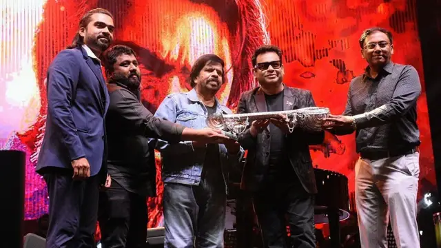 இன்னும் நீங்க நயன்தாராவ விடலயா 10 தல Audio Launchல் சிம்பு செய்த செயலால் கலாய்கும் ரசிகர்கள்