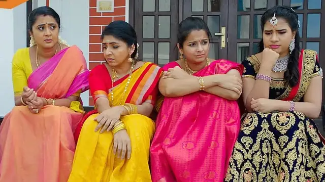 அம்மாவிற்கு புற்று நோய், வெட்டி எடுக்கப்பட்ட மார்பகங்கள் - எதிர் நீச்சல் சீரியல் நடிகை பகிர்ந்த சோகம்
