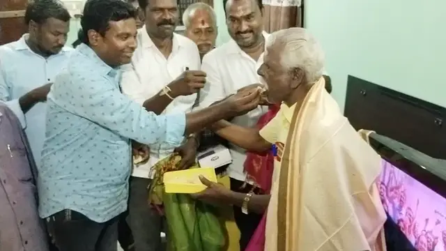 “தங்கையின் திருமணதிற்கு கூட வராமல் இந்தியாவிற்காக உழைத்து வந்தார்” – ஆனந்த கண்ணீர் விட்ட வீரமுத்துவேலுவின் தந்தை பழனிவேல்.