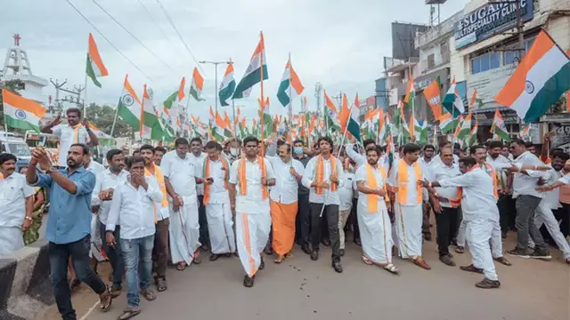 'ஆசை ஆசையாக மனு அளித்த பெண் சிறிது நேரத்தில் சாலையில் கிடந்த அவலம்'- பாதயாத்திரையில் நடைபெற்ற நிகழ்வு.