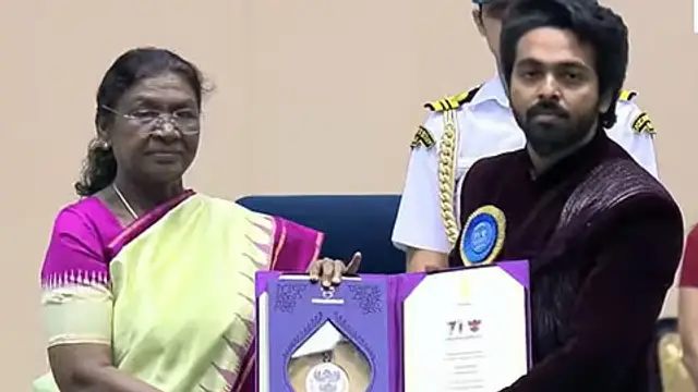 இது மிகப்பெரிய லெஜண்ட் பயன்படுத்திய பொருள் - ஜி.வி பிரகாஷுக்கு ஏ,ஆர். ரஹ்மான் கொடுத்த பரிசு