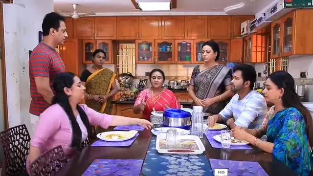 கோபிக்கு விவாகரத்து நோட்டீஸ் அனுப்பிய ராதிகா, அதிர்ச்சியில் பாக்கியா - பாக்கியலட்சுமி