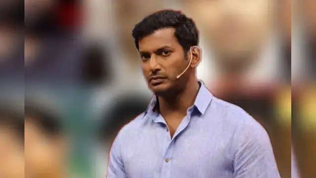 ரிவ்யூ எடுக்க அவங்கள தியேட்டர் உள்ள விடாதீங்க - மேடையிலேயே பொங்கி எழுந்த நடிகர் விஷால்
