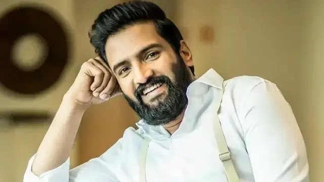 மொத்தத்தையும் பிரிச்சு லீக் பண்ணிட்டாங்களா - காவல் நிலையத்தில் புகார் அளித்த சந்தானம் ரசிகர்கள், நடந்தது என்ன?