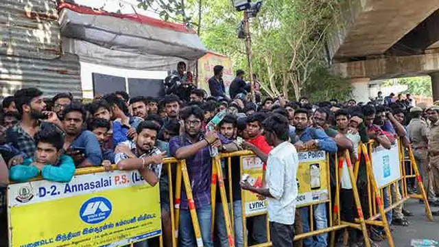 IPL டிக்கெட் இலவசம்? குரேஷி வீடியோவை நம்பி ஏமார்ந்த ரசிகர்கள் - குரேஷி கொடுத்த விளக்கம் இதோ.