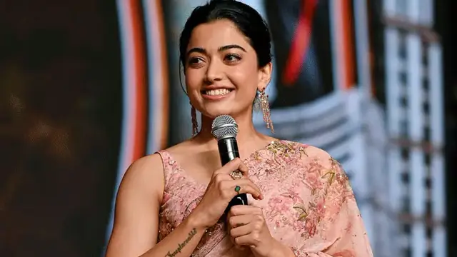 ரகசியமாக நடந்த விஜய் தேவரகொண்டா  நிச்சயதார்த்தம்? என்கேஜ்மென்ட் மோதிரம் பற்றி ராஷ்மிகா சொன்னது