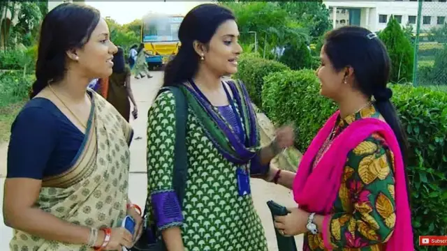 உன் பொண்ணால எங்க பரம்பர மானமே போச்சுனு தொந்தகாரங்க அம்மாவை திட்டுனாங்க - ரோஜா சீரியல் வில்லி.