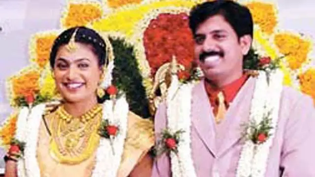 வேறு ஜாதியாக இருந்தாலும் செல்வமணியை என் குடும்பம் ஏற்றுக்கொண்டதற்கு இதான் காரணம் - ரோஜா பகிர்ந்த லவ் ஸ்டோரி