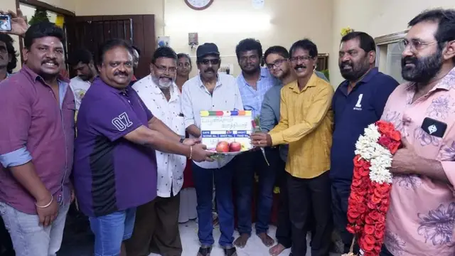 கவுண்டமணியின் ரீ-என்ட்ரி, முன்னனி காமடி நடிகருடன் கூட்டணி, இதோ படத்தின் பூஜை. படம் பெயர் என்ன தெரியுமா ?