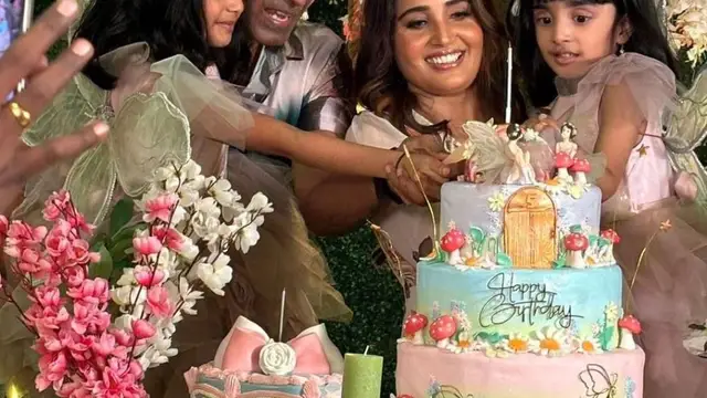 10 ஆண்டு கழித்து கிடைத்த டபுள் தேவதைகள் - Twins மகள்களின் 5வது பிறந்தநாளை கொண்டாடிய பிரஜன் - சாண்ரா தம்பதி.