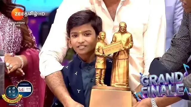 ஸ்ருதி எப்போ வரும்ன்னு கேட்டான், அந்த அளவுக்கு தான் அவன் அறிவு - நெகிழ்ச்சியில் திவினேஷின் பெற்றோர்