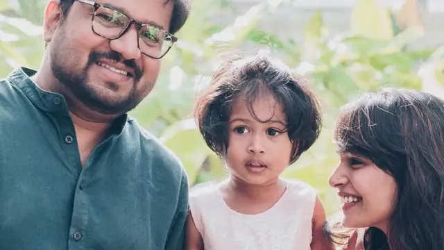 வீடியோவில் கண்ணீருடன் பேசிய கல்யாணி, கண்ணீர் துடைத்த மகள் - கணவருடன் பிரிவா?