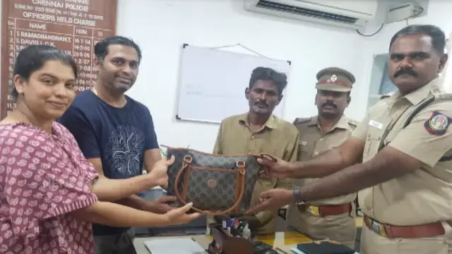 நான் தலைவர் ரசிகர், உழைச் காசு மட்டும் போதும் சார் - Real Life மாணிக்கம் போல நடந்து கொண்ட ஆட்டோ ஓட்டுர். பெண் கொடுத்த சன்மானம்.