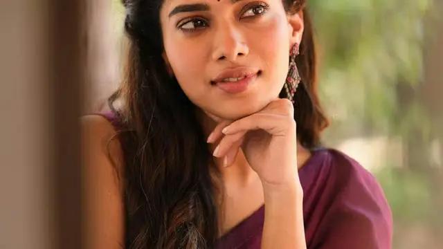 எனக்கு இந்த மாதிரி கதாபாத்திரங்களில் நடிக்க ஆசை - வெளிப்படையாகப் பேசிய துஷாரா விஜயன்