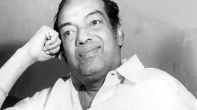 மனுஷன் திருக்குறளையும் விட்டு வைக்கல - எட்டு திருக்குறளை ஒரே பாடலில் வைத்த கண்ணதாசன்.