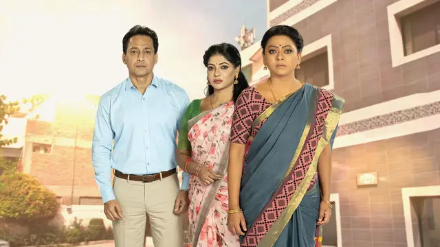 ஈஸ்வரியை வீட்டை விட்டு வெளியே போக சொல்லும் ராதிகா, அசிங்கப்படுத்திய கோபி- விறுவிறுப்பில் பாக்கியலட்சுமி