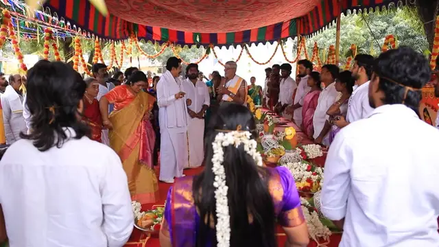 சாவித்திரியின் முகத்திரையை கிழித்த காவியா, ராஜாங்கம் சொன்ன வார்த்தை - சின்ன மருமகள்