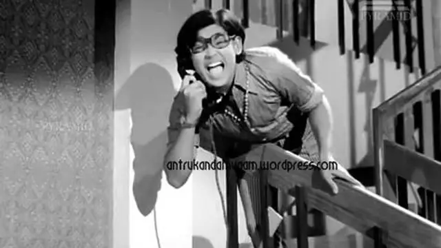 ஸ்ரீதேவியை தெரிகிறது, உடன் இருக்கும் இந்த சிறுவன் யார்னு தெரியுதா ? ஸ்ரீதேவி போலவே இவரது இறப்பும் கொடுமை தான்.