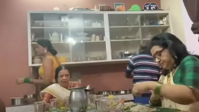 செம்மர தூண்,பழமை மாறாத டிசைன்,ராதா, அம்பிகா பிறந்த கேரளா வீடு - Home Tour Video