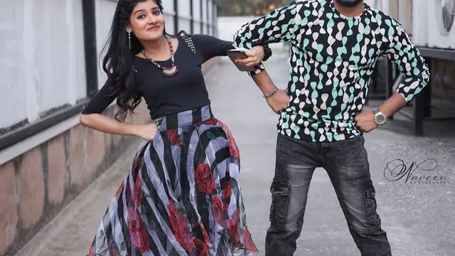 விருது விழாவில் கலங்கிய முன்னாள் CWC கோமாளி மோனிஷா. சன் டிவிக்கு போனதும் கிடைத்த முதல் விருது