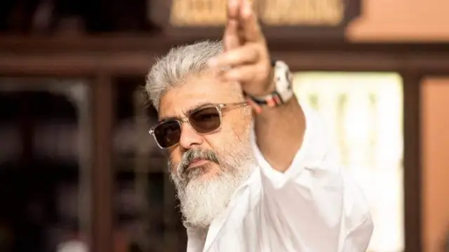 Ak62வில் இருந்து விலகுவதாக பரவும் செய்தி - தன் படத்தின் ஆறுதல் காட்சியை பகிர்ந்த ரசிகர். விக்கி reaction