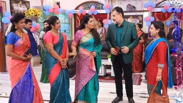 குரங்கு கடிச்ச கொய்யாக்கா மாதிரி ஒரு மூஞ்சி, இவங்க என் மூஞ்ச - பாக்கியலட்சுமி சீரியல் நேஹா வீடியோ வைரல்