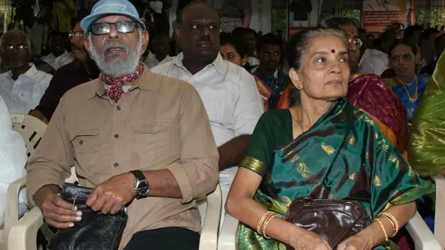முதல் மனைவிக்கு 18, ஷோபாவிற்கு 17, மூன்றாம் மனைவிக்கு 30 வயது வித்யாசம் - பலர் அறிந்திராதா பாலு மஹிந்திராவின் வாழ்க்கை.
