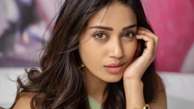 என் காதலன் என்னை ஏமாற்றிவிட்டான், அவன் நல்லாவே இருக்க மாட்டான் - புலம்பிய நிவேதா பெத்துராஜ்