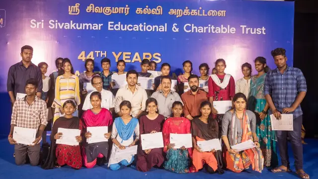 அகரம் விழாவில் விஜய்யின் செயல் குறித்து பாராட்டி பேசிய கார்த்தி - வைரலாகும் வீடியோ