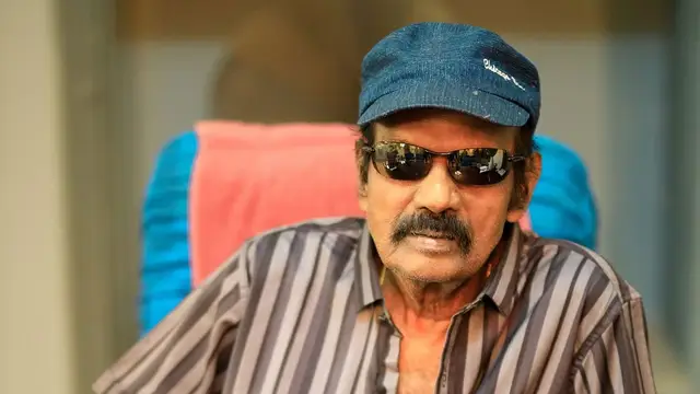 'போஸ்டர் அடி அண்ண ரெடி' - மீண்டும் நாயகனாக  கவுண்டமணி, டைட்டிலுடன் வெளியான போஸ்டர் இதோ.
