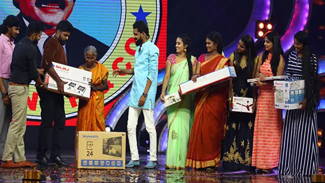இன்ஸ்ட்டாவில் உருக்கமான பதிவு மட்டும் அல்ல, நேரில் சென்று ரமணியம்மாள் உடலை பார்த்து கதறி அழுத அர்ச்சனா.