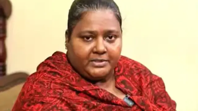 இந்த நிலைமையிலும் வீடியோ கால் பண்ண சொல்லி கேக்குறாங்க - சிந்து வேதனை