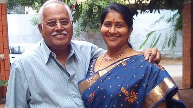 அவங்ககிட்டயே போய்டலாம்னு முடிவெடுத்தேன், பக்கத்து வீட்டுகாரங்க தான் காப்பாத்துனாங்க - நடிகை கவிதா கண்ணீர் பேட்டி.
