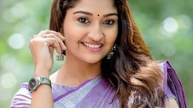 இந்த காலத்துல ஒருவனுக்கு ஒருத்தின்னு வாழறது தப்பா? குழந்தைகள் தான் பாவம்- நீலிமா ராணி அளித்த பேட்டி