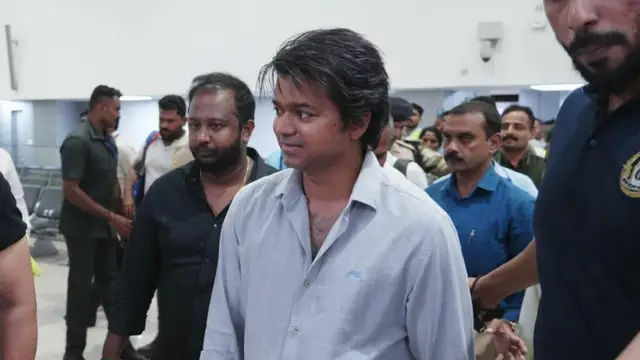 இ-மெயிலில் வந்த மெசேஜ், மாற்றுத்திறனாளி ரசிகரின் ஆசையை நிறைவேற்றிய விஜய்.