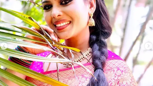 உத்தரவிட்ட முருகன், நண்பர்களுடன் இணைந்து சீரியல் நடிகை தீபா பாபு கட்டிய கோவில்- விவரம் இதோ