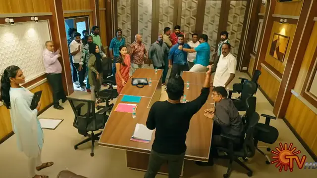ஜீவானந்தனுக்கும், அப்பத்தாவுக்கும் என்ன உறவு - மாபெரும் ட்விஸ்ட் வைத்த எதிர்நீச்சல் இயக்குனர்.