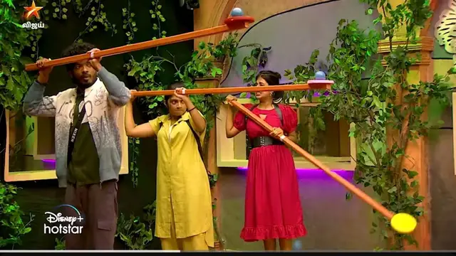 அடிமடியில் கைவைத்த பிக் பாஸ் - பொருட்களை ஒளித்து வைக்கும் போட்டியாளர்கள்.