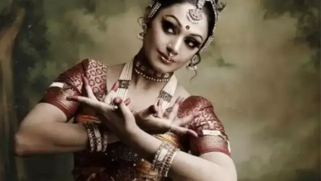 திருமணமே ஆகாமல் குழந்தையை தத்தெடுத்து வளர்த்து வரும் ஷோபனா