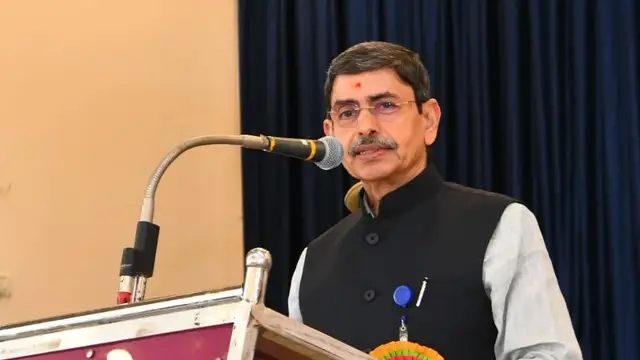 ஆளுநரிடம் வாக்குவாதத்தில் ஈடுபட்ட அம்மாசியப்பன் மீது நடவடிக்கை எடுக்க கோரி பாஜக புகார் மனு. காரணம் என்ன?