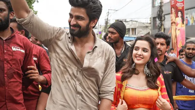 காதலியை நடு ரோட்டில் அறைந்த இளைஞர், தட்டி கேட்டு இளம் நடிகர் செய்த செயல். குவியும் பாராட்டு.